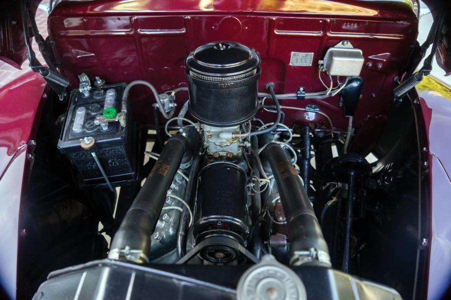  Ford V8 Super Deluxe Station Wagon 1942 года  (фото 8 из 27)